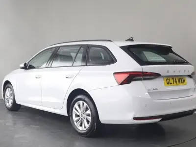 Used Skoda Octavia SE Technology 116 HP (85 kW) 2024 White Estate