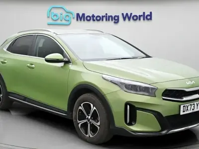 Usado Kia XCeed 141 HP (103 kW) 2023 Verde SUV