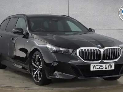 Begagnad BMW 530e M Sport 299 HK (219 kW) 2025 Svart Kombi