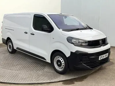 Used Vauxhall Vivaro 150 HP (110 kW) 2024 White MPV