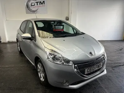 Used Peugeot 208 Active 70 HP (51 kW) 2013 Silver Hatchback