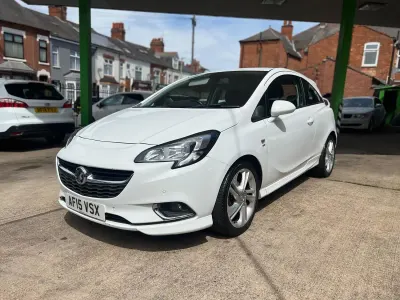 Used Vauxhall Corsa SRi 90 HP (66 kW) 2015 White Hatchback