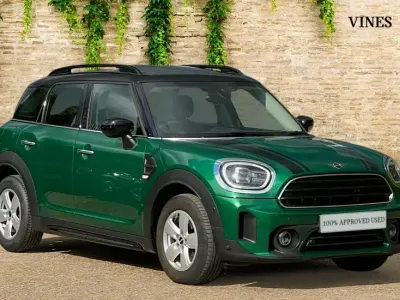 Używany Mini Cooper Countryman Classic 134 KM (98 kW) 2023 Zielony SUV