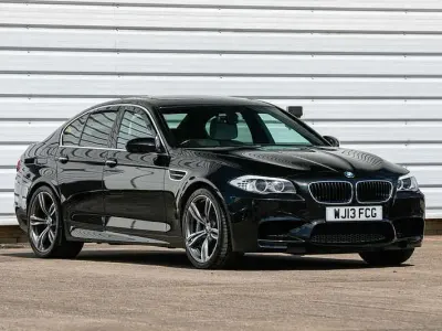 Second-hand BMW M5 Comfort Edition 2013 Negru Berlinǎ