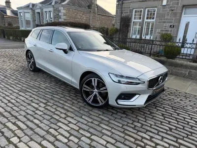 Usado Volvo V60 Inscription 190 CV (139 kW) 2018 Dorado Familiar