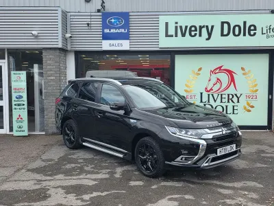Used Mitsubishi Outlander P-HEV 209 HP (153 kW) 2019 Black Estate