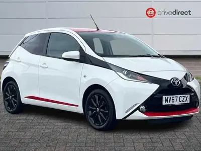 Usado Toyota Aygo x-press 2018 Blanco Utilitario