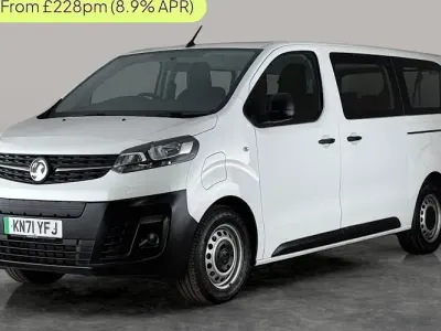 Used Vauxhall Vivaro 100 kW (136 HP) 2022 White MPV