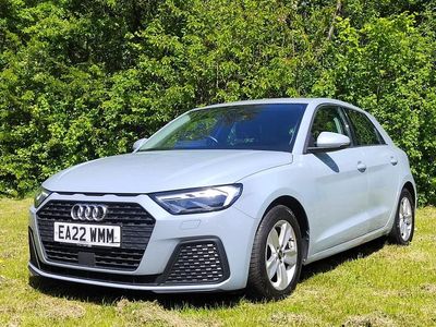 Begagnad Audi A1 Advanced 94 HK (69 kW) 2022 Grå SUV