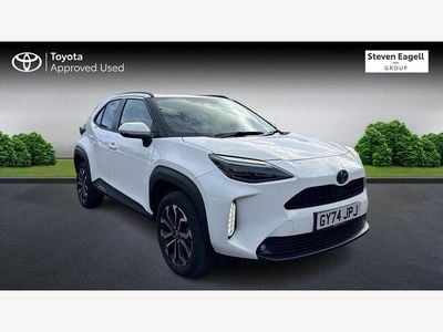 Used Toyota Yaris Hybrid Design 2024 White Hatchback