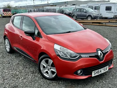 Used Renault Clio Dynamique 90 HP (66 kW) 2014 Red Hatchback