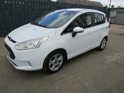 Used Ford B-MAX Zetec 90 HP (66 kW) 2016 White MPV