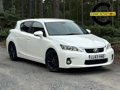 Used Lexus CT200h Luxury Line 2013 White Hatchback