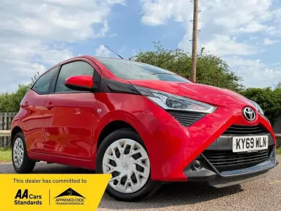 Used Toyota Aygo X-play 72 HP (52 kW) 2019 Red Hatchback