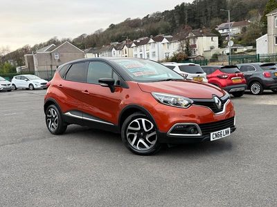 Used Renault Captur Dynamique 90 HP (66 kW) 2016 Orange SUV