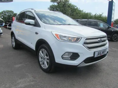 Used Ford Kuga Zetec 150 HP (110 kW) 2017 White SUV