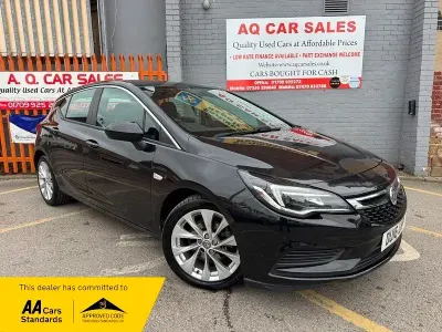Gebraucht Vauxhall Astra Design Edition 136 PS (100 kW) 2016 Schwarz Kleinwagen