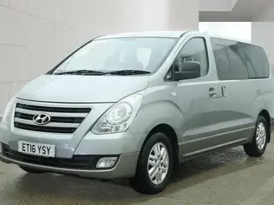 Usado Hyundai I800 SE 2016 Plateado Monovolumen