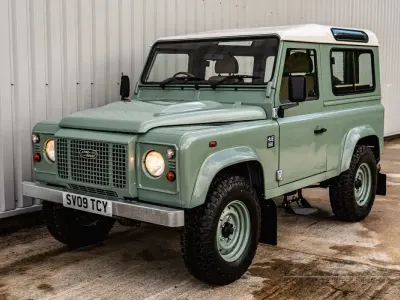 Usado Land Rover Defender Heritage 122 CV (89 kW) 2009 Verde
