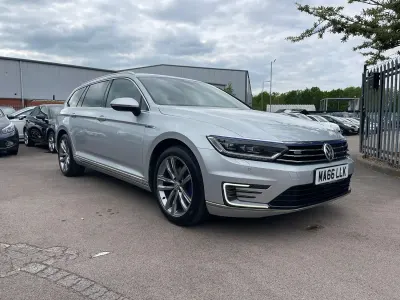 Used VW Passat GTE 218 HP (160 kW) 2016 Silver Estate