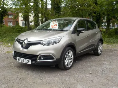 Used Renault Captur Dynamique 90 HP (66 kW) 2015 Beige SUV