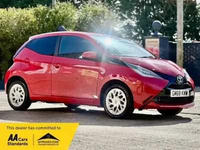 Used Toyota Aygo X-play 72 HP (52 kW) 2019 Red Hatchback