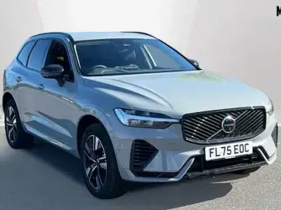 Usado Volvo XC60 Plus 350 HP (257 kW) 2025 Cinzento SUV