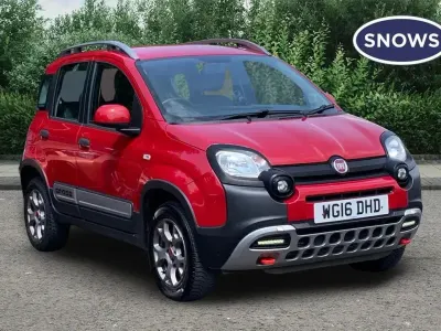 Used Fiat Panda Cross Cross 90 HP (66 kW) 2016 Red Hatchback