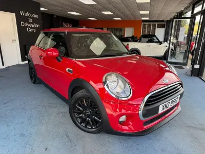 Used Mini ONE Hatch 102 HP (75 kW) 2018 Red Hatchback
