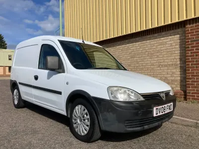 Used Vauxhall Combo 69 HP (50 kW) 2008 White MPV