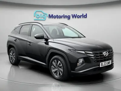 Usado Hyundai Tucson SE 230 CV (169 kW) 2023 Negro SUV