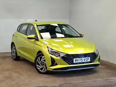 Used Hyundai i20 Advanced 100 HP (73 kW) 2025 Green Hatchback