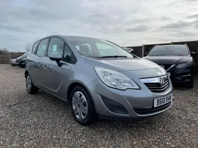 Used Vauxhall Meriva 140 HP (102 kW) 2012 Silver MPV