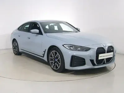 Begagnad BMW i4 M Sport 250 kW (340 HK) 2023 Grå Sedan