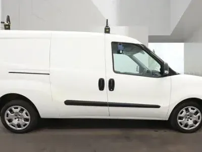Usado Fiat Doblò 2019 Blanco Monovolumen