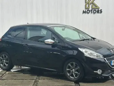 Used Peugeot 208 Style 82 HP (60 kW) 2014 Black Hatchback