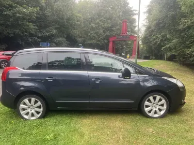 Used Peugeot 5008 Allure 115 HP (84 kW) 2013 Blue MPV
