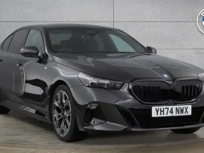 Begagnad BMW 530e M Sport 295 HK (216 kW) 2024 Grå