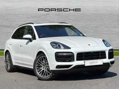 Used Porsche Cayenne Platinum Edition 334 HP (245 kW) 2022 White SUV