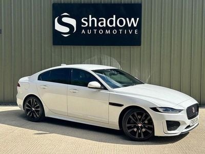 Begagnad Jaguar XE R-Dynamic 180 HK (132 kW) 2020 Vit Sedan