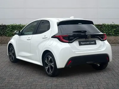 Used Toyota Yaris Design 2025 White Hatchback