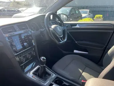 Begagnad VW Golf VII Edition 2020 Grå Halvkombi