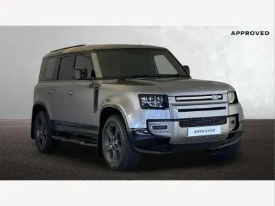 Używany Land Rover Defender SE Dynamic 250 KM (183 kW) 2024 Szary SUV
