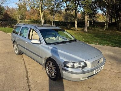 Silver Used 2003 Volvo V70 SE Estate | £2,495 (Fair price)