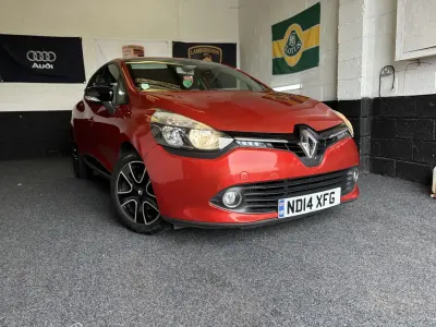 Used Renault Clio IV Dynamique 2014 Red Hatchback