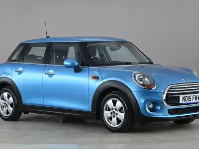 Begagnad Mini Cooper Hatch 136 HK (100 kW) 2017 Halvkombi