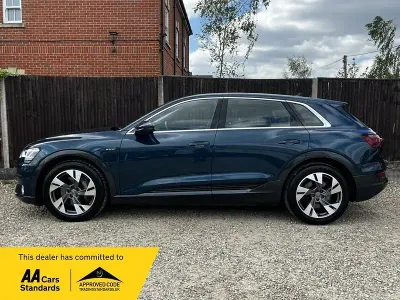 Usado Audi e-tron Sport 11 kW (15 HP) 2020 Azul SUV