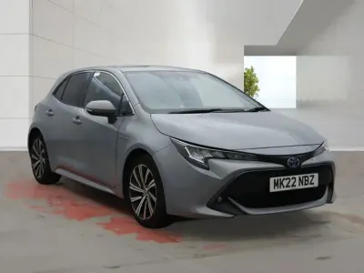 Usado Toyota Corolla Design 122 HP (89 kW) 2022 Cinzento Citadino