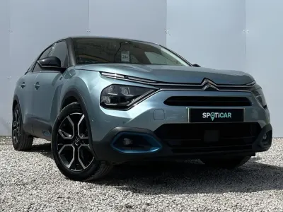 Używany Citroën e-C4 Shine 100 kW (136 KM) 2022 Niebieski Hatchback