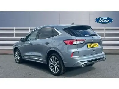 Usado Ford Kuga Vignale 225 CV (165 kW) 2023 Plateado SUV